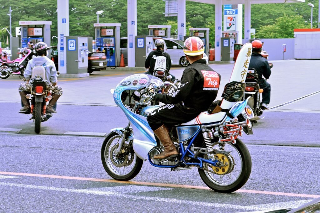 Become a Yakuza as a memeber of the Bosozoku, bkier gangs